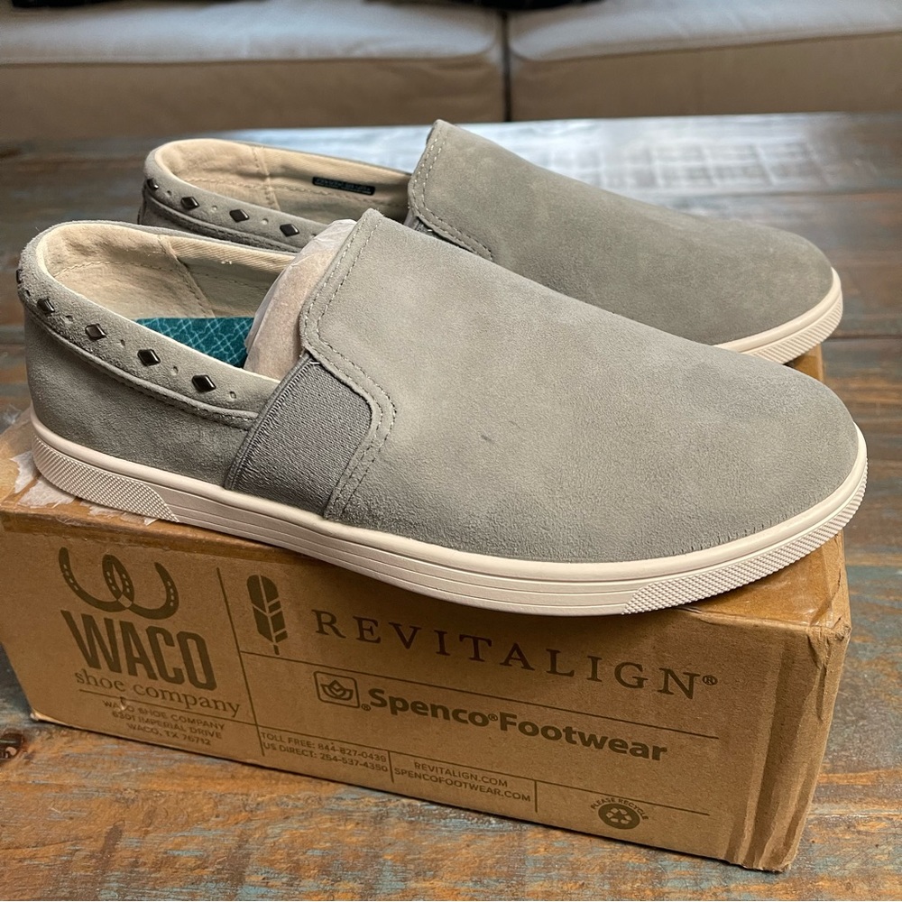 Spenco Santa Barbara river slip on sneaker in dove grey. NWT 7.5